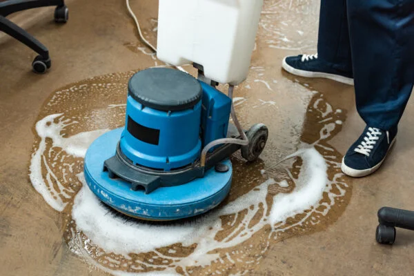 cropped-view-of-cleaner-washing-floor-with-cleanin-2023-02-15-17-00-33-utc-600x400